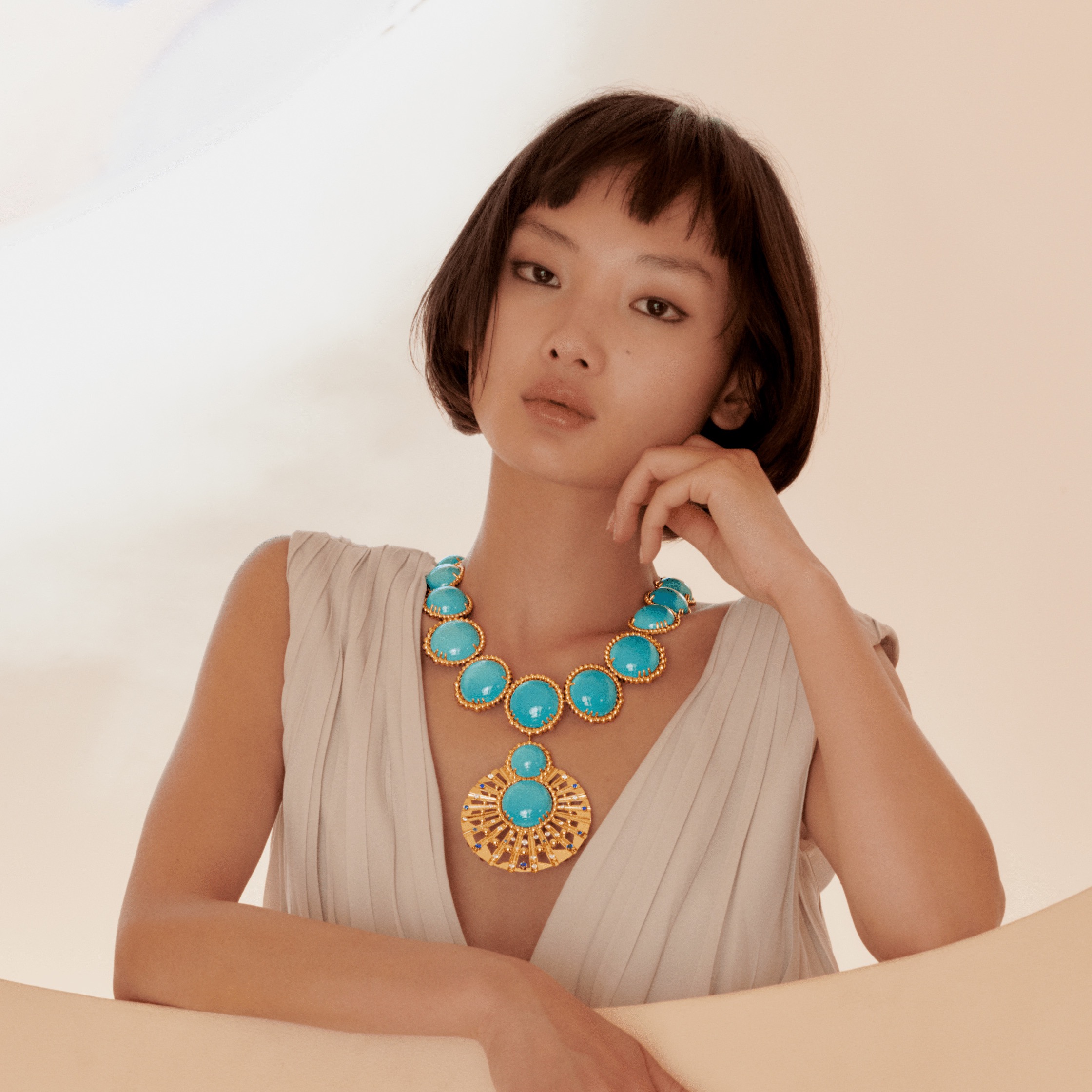 Van Cleef & Arpels梵克雅宝打造洋溢着阳光和海洋色彩的 Perles d’été高级珠宝系列