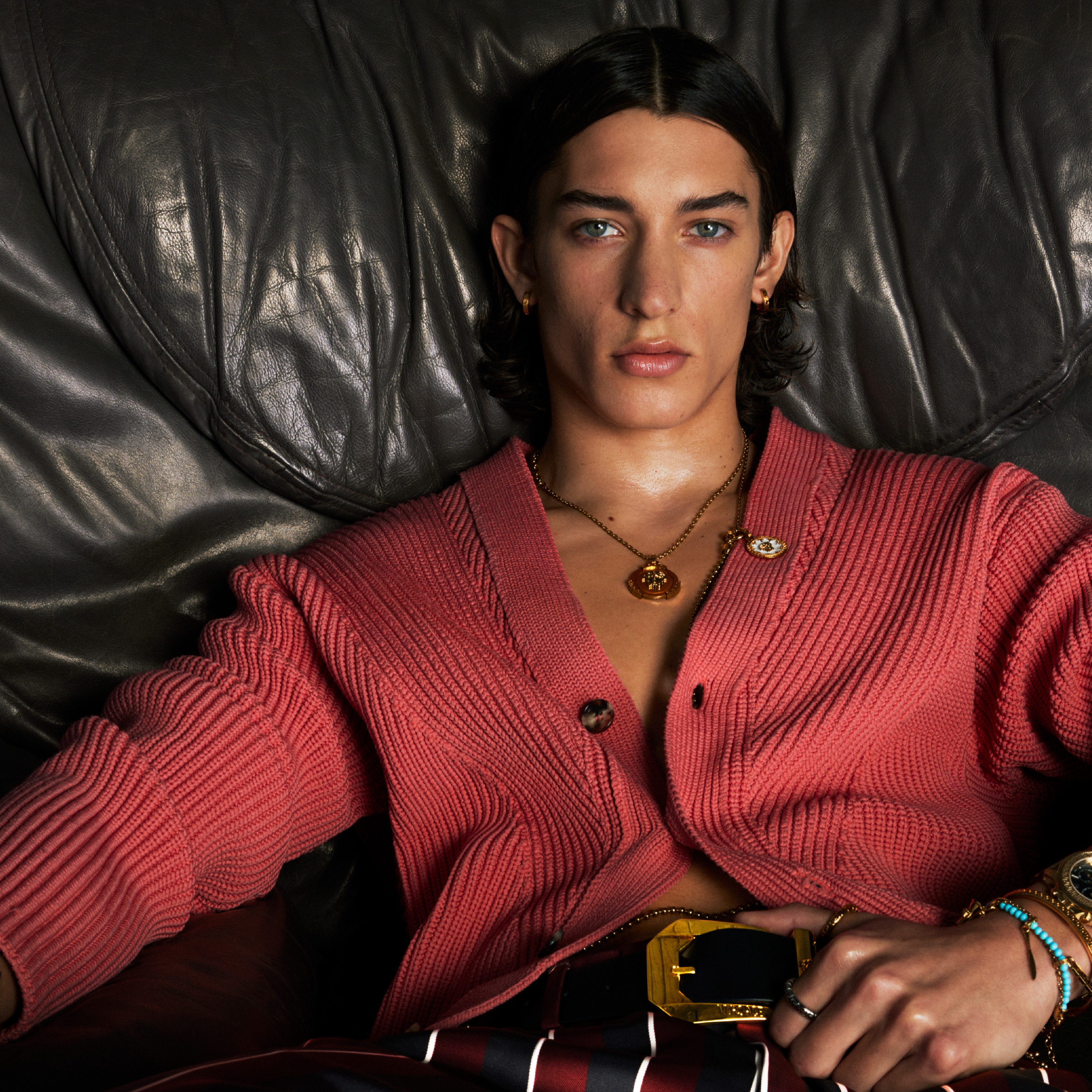 Versace 重磅发布2023 春夏男装系列广告大片