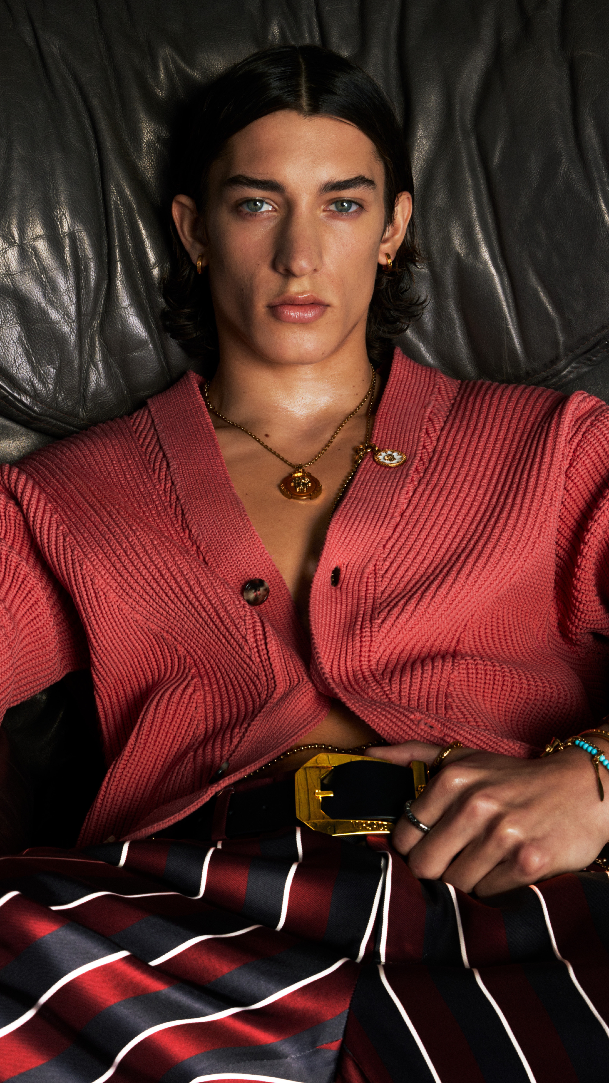 Versace 重磅发布2023 春夏男装系列广告大片