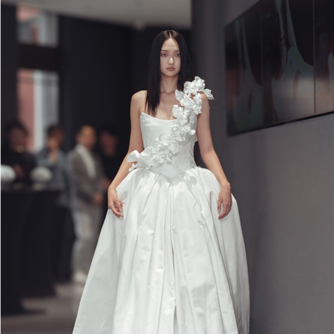 VERA WANG HAUTE 婚纱上海露香园旗舰店开业