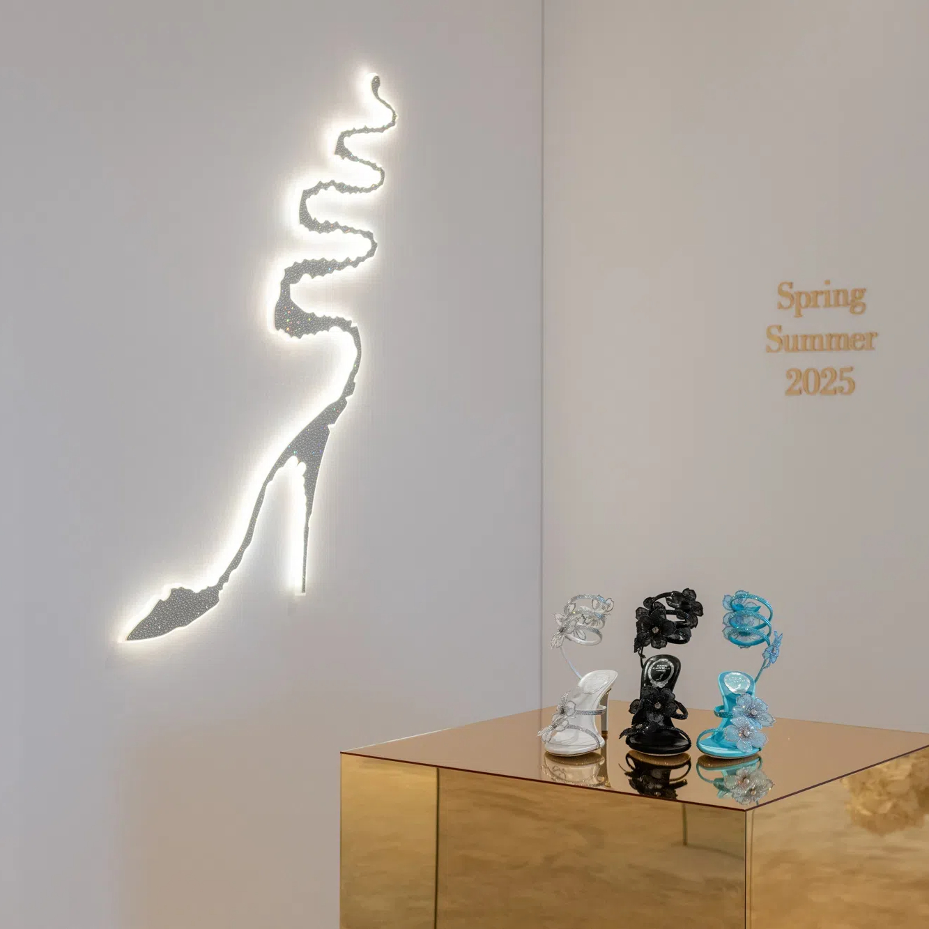 Rene Caovilla 2025春夏系列  “CAOVILLA GALLERY”